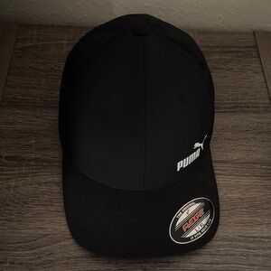 Puma Force 2.0  FlexFit Black Cap